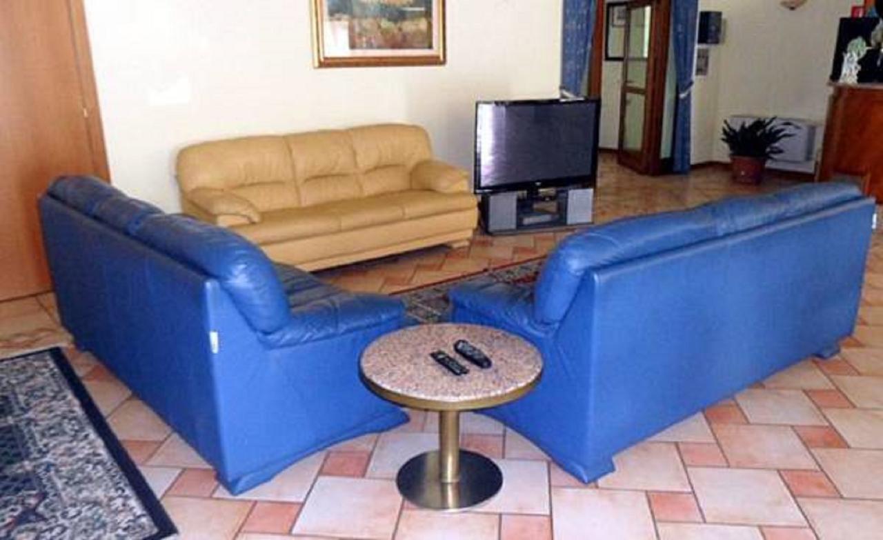 Hotel Lory Ficarolo Buitenkant foto